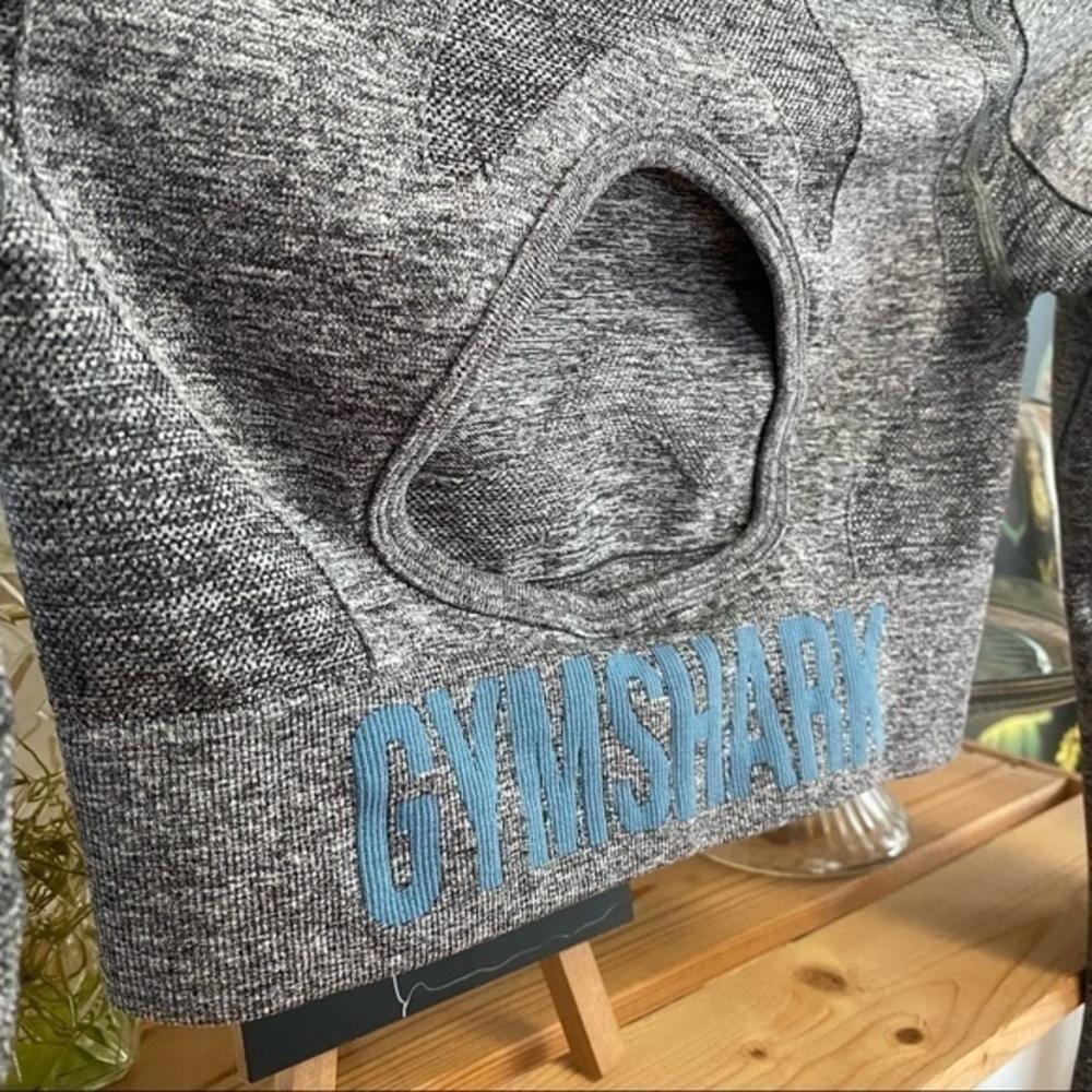 Gymshark Gray Flex Sports Long Sleeve Athletic Cutout Crop Top Small - Picture 8 of 14